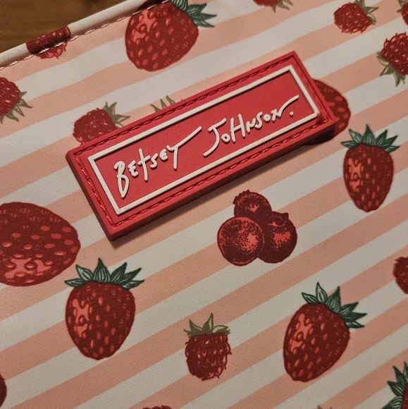 Betsey Johnson Strawberry Stripe insulated lunch tote - Picture 3 of 4